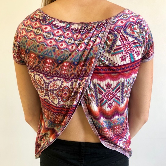 Flowing Patterned Top - Picture 4 of 4